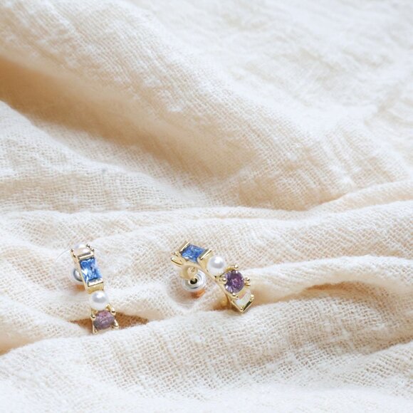 Kendra Scott Madelyn Gold Multi Mix Huggie Earrings 🎉 - Picture 2 of 3